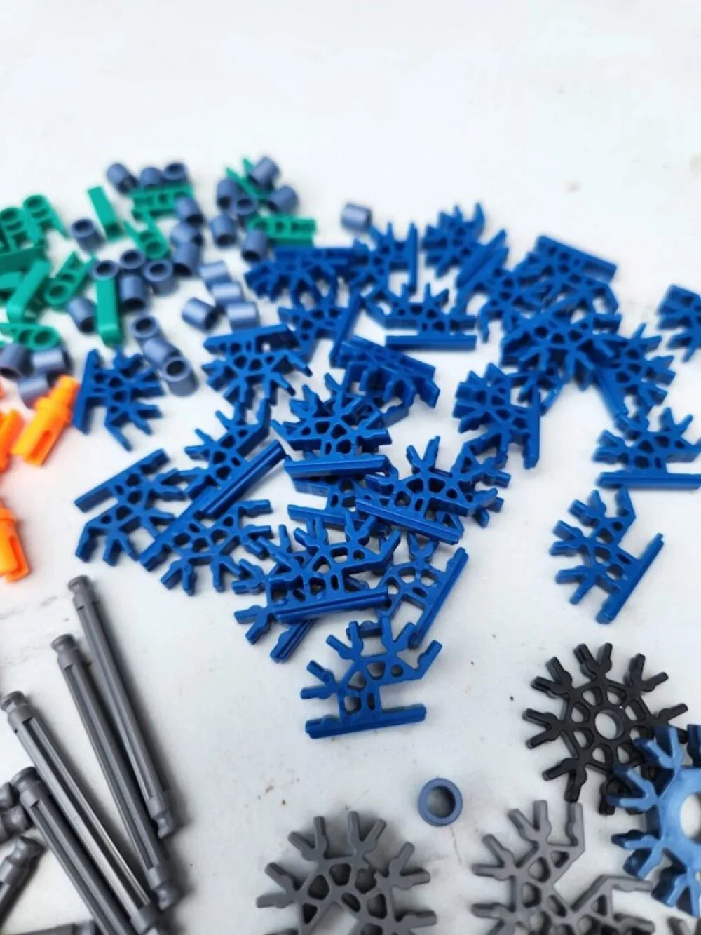 K'NEX Toy Building Set Bulk Lot Mixed Bundle Rods Connectors KNEX STEM Toy Rolle